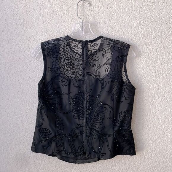 Black sleeveless floral top - Picture 2 of 5